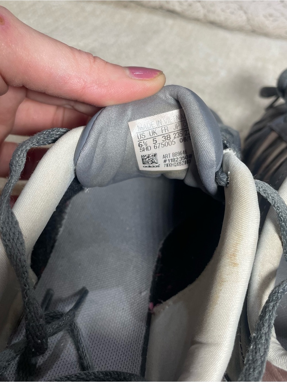 Adidas Girl/Women Gray Sneakers with Rose Gold Stripes size 6.5 - Picture 9 of 9